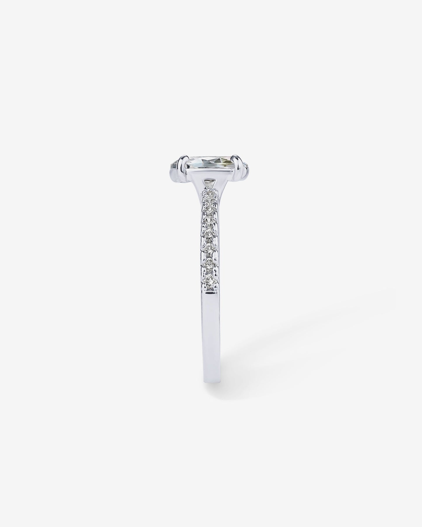 Azira Oval Ring
