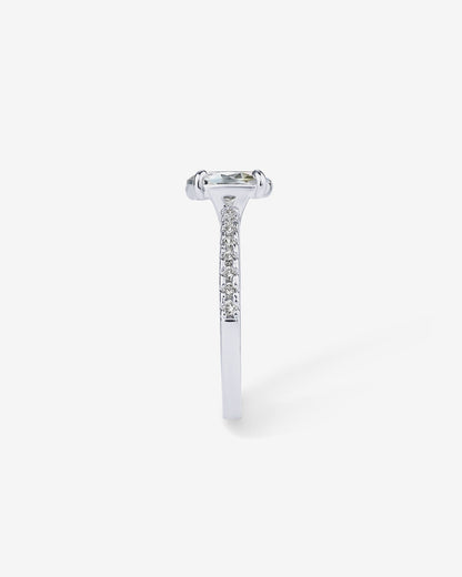 Azira Oval Ring